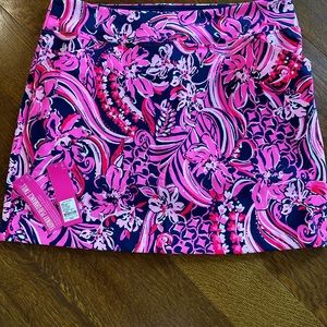 Lilly Pulitzer Monika Skort - Flirty Fins and Feathers in Low Tide Navy. Size 16